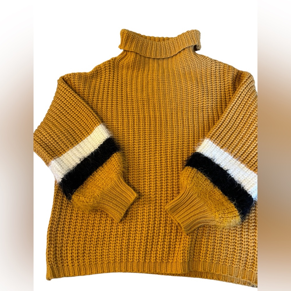 Sweet Rain ladies long sleeve cable knit sweater. Size XL.